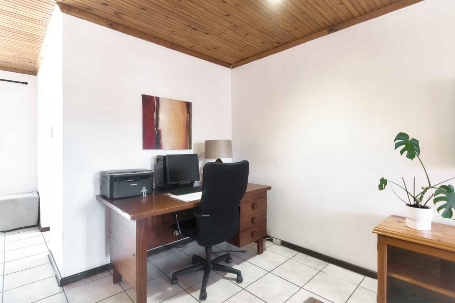 2 Bedroom Property for Sale in Westcliff Western Cape
